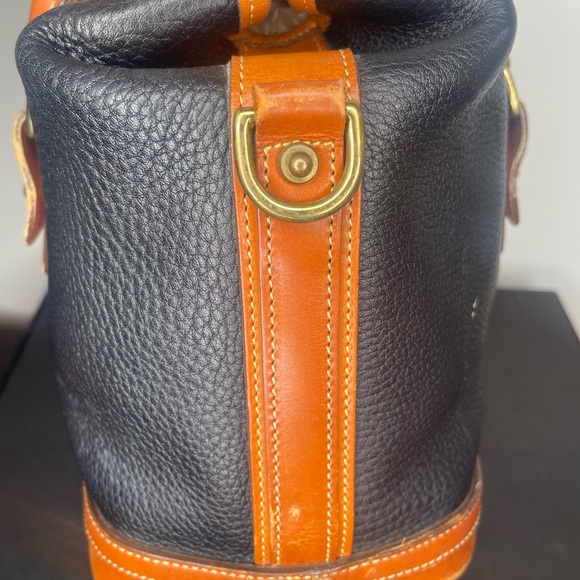 Dooney & Bourne Vintage Black and Brown Leather Handbag - Picture 5 of 13